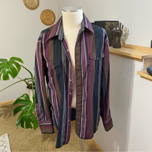 Wrangler Other - Vintage wrangler retro striped button up 16-34 x long tails